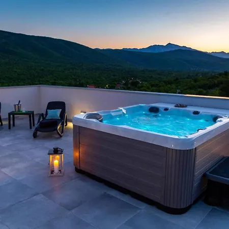Holiday home Stunning In With Private Swimming Pool, Be Inside Or Outside