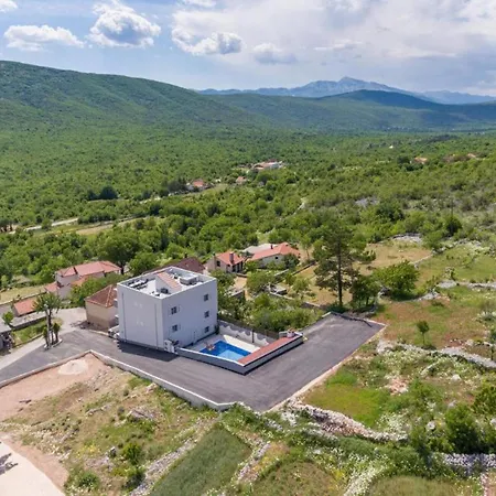 Feriehus Nice Home In Slivno With Outdoor Swimming Pool *