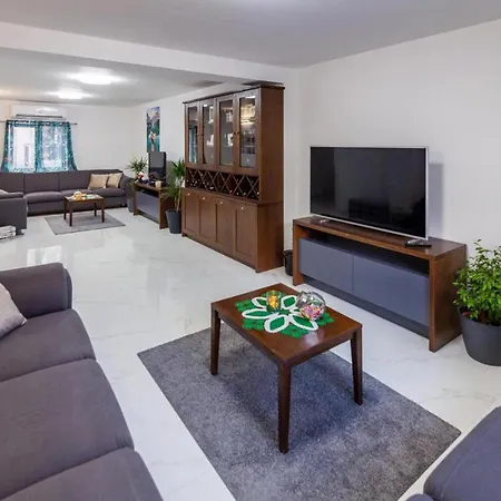 Nice Home In Slivno With Outdoor Swimming Pool Feriehus Slivno (Split-Dalmatia)