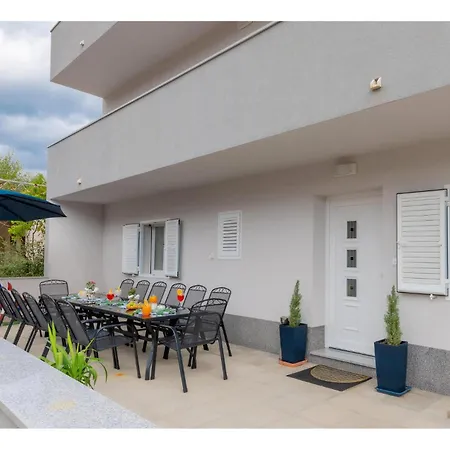 度假居 Beautiful In With Wifi Slivno (Split-Dalmatia)